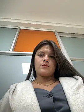 Victoriabecker online show from November 12, 2025, 10:30 pm