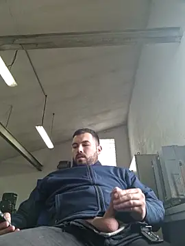 Snapshot of Leonormaldick chatting on December 18, 2024, 10:51 am Leonormaldick online show from December 18, 2024, 10:51 am