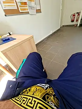 Snapshot of Leonormaldick chatting on September 22, 2025, 12:40 pm Leonormaldick online show from September 22, 2025, 12:40 pm