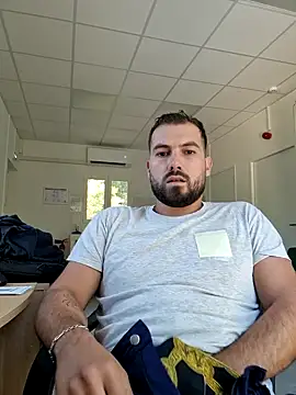 Snapshot of Leonormaldick chatting on September 24, 2025, 8:17 am Leonormaldick online show from September 24, 2025, 8:17 am