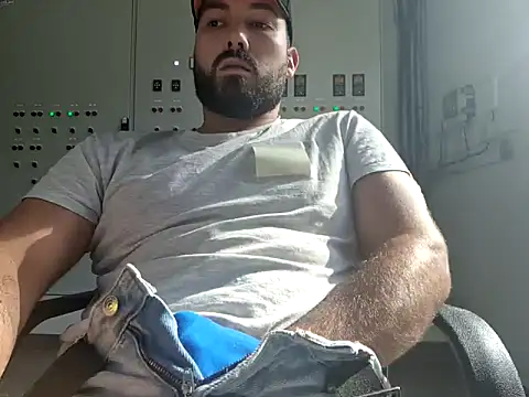 Snapshot of Leonormaldick chatting on October 8, 2025, 1:31 pm Leonormaldick online show from October 8, 2025, 1:31 pm