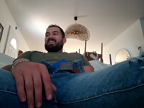 Snapshot of Leonormaldick chatting on October 15, 2025, 2:39 pm Leonormaldick online show from October 15, 2025, 2:39 pm