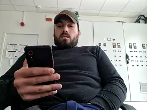 Snapshot of Leonormaldick chatting on February 4, 2026, 10:54 am Leonormaldick online show from February 4, 2026, 10:54 am