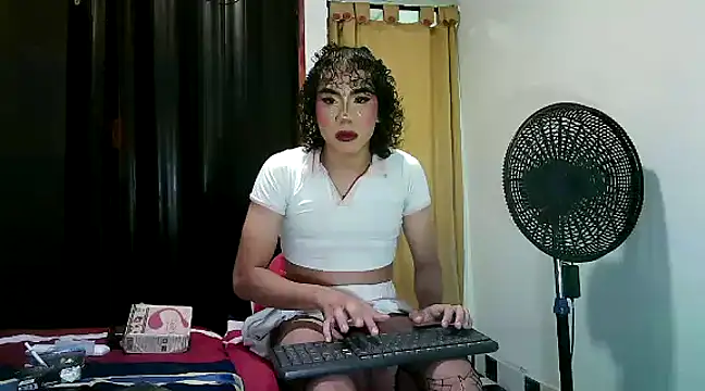 kimmiemm online show from January 8, 2025, 1:00 am