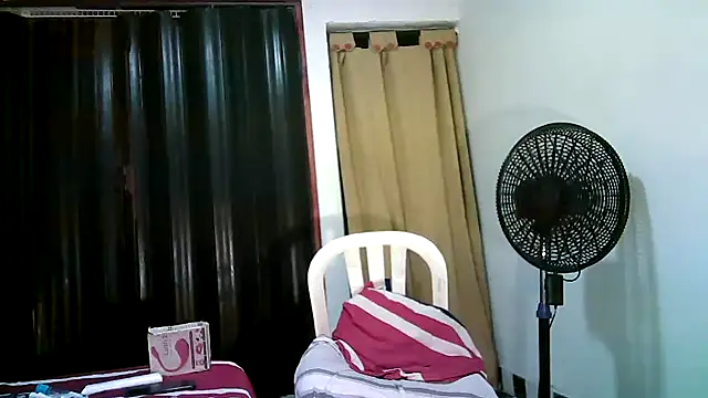 kimmiemm online show from March 10, 2025, 1:34 am