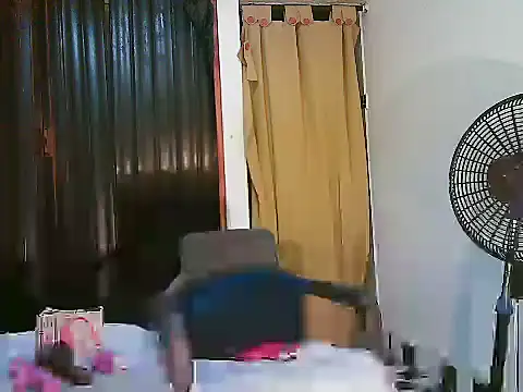 kimmiemm online show from July 11, 2026, 2:36 am