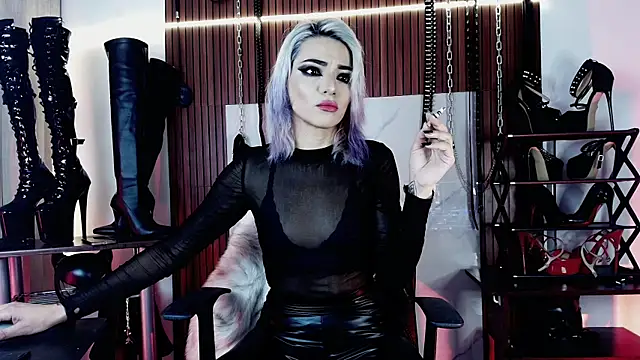 missdarklady online show from July 28, 2026, 12:18 am
