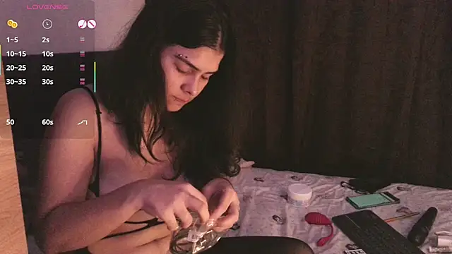 dani iuwu online show from November 20, 2025, 5:40 am