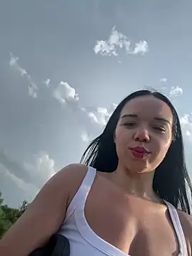 Snapshot of Vanesskaa chatting on May 26, 2026, 5:31 pm Vanesskaa online show from May 26, 2026, 5:31 pm