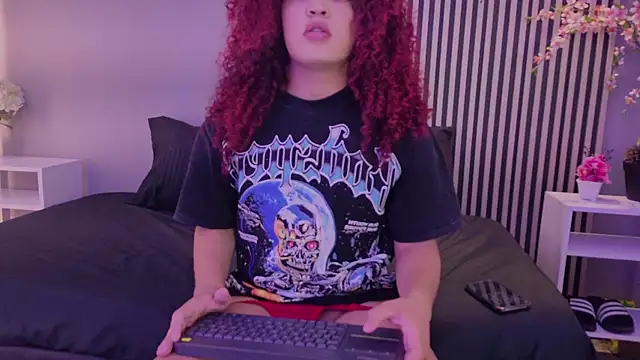KarineWine online show from July 29, 2026, 2:32 am