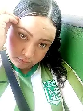 isaReyes online show from October 26, 2025, 4:02 pm