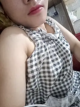  Attractivegirl33 online show from September 27, 2025, 8:47 pm