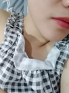  Attractivegirl33 online show from September 28, 2025, 8:52 am