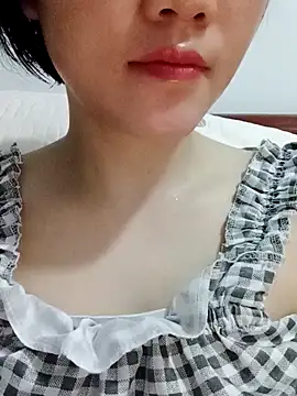  Attractivegirl33 online show from October 4, 2025, 12:58 pm