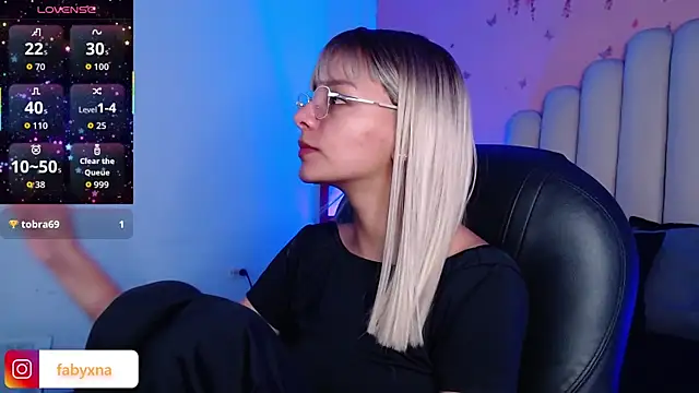 peyton golden1 online show from October 14, 2025, 3:51 am