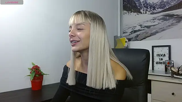 peyton golden1 online show from November 3, 2025, 3:41 am