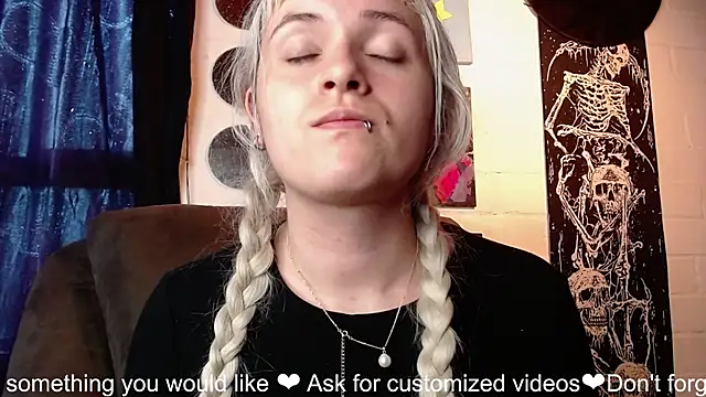 NEXT DOOR GIRL  online show from January 17, 2025, 8:44 pm