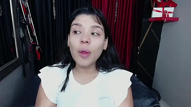 AvaLusty online show from February 10, 2025, 7:28 pm