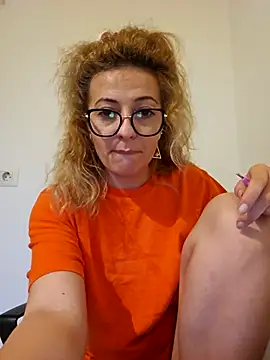 Selenna emma online show from October 22, 2025, 3:01 pm