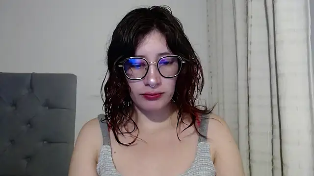 Snapshot of mariana124- chatting on January 4, 2025, 7:02 pm mariana124- online show from January 4, 2025, 7:02 pm