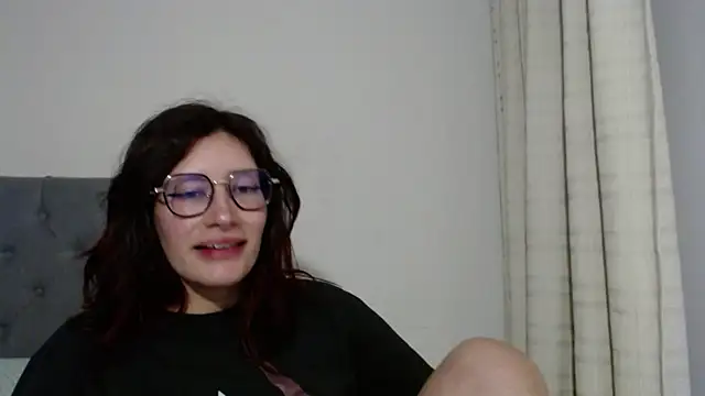 Snapshot of mariana124- chatting on January 11, 2025, 7:16 pm mariana124- online show from January 11, 2025, 7:16 pm