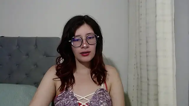 Snapshot of mariana124- chatting on January 31, 2025, 2:39 pm mariana124- online show from January 31, 2025, 2:39 pm