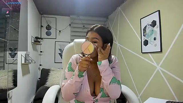 Enma  clark online show from February 1, 2026, 3:49 am