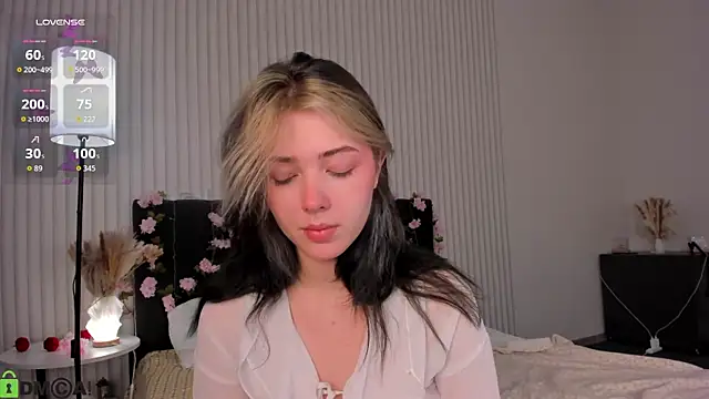 Vanessa Walters online show from September 18, 2025, 2:02 am