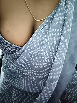 Snapshot of tamil_subha69 chatting on August 1, 2026, 4:23 am tamil subha69 online show from August 1, 2026, 4:23 am