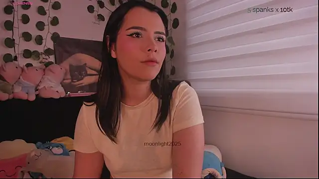 Snapshot of moonliiiight1 chatting on November 24, 2025, 9:03 pm moonliiiight1 online show from November 24, 2025, 9:03 pm