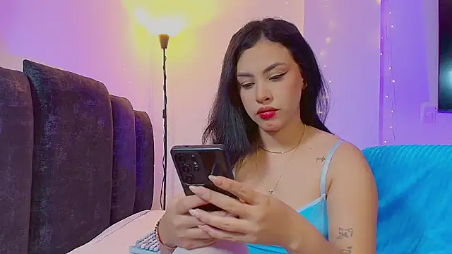 Maya Bluee online show from May 3, 2026, 4:07 am