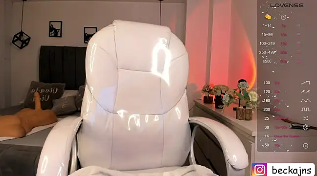 Snapshot of Beck_jones chatting on February 18, 2025, 1:55 pm Beck jones online show from February 18, 2025, 1:55 pm