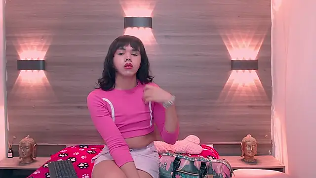 AndreaGil  online show from February 13, 2026, 4:25 pm