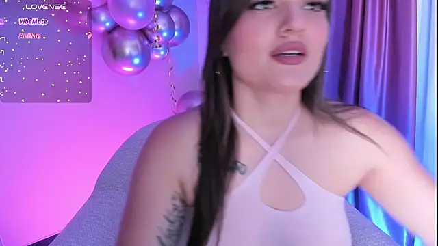 ellarosee  online show from March 18, 2025, 7:31 pm