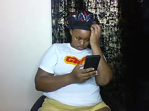 Snapshot of Candii_wet_ chatting on March 11, 2025, 5:13 pm Candii wet online show from March 11, 2025, 5:13 pm