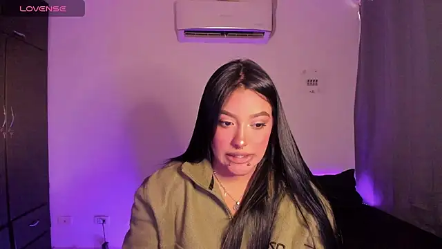 Snapshot of Mariana_Hasper_ chatting on June 18, 2026, 6:23 pm Mariana Hasper online show from June 18, 2026, 6:23 pm