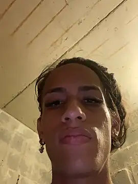 AlexaWarner online show from May 17, 2026, 11:45 pm