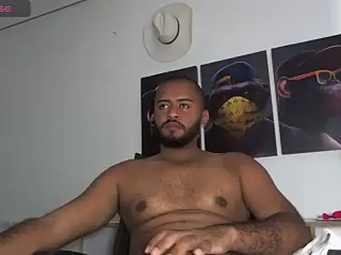 Snapshot of Hardboy_latin chatting on January 1, 2025, 11:40 pm Hardboy latin online show from January 1, 2025, 11:40 pm