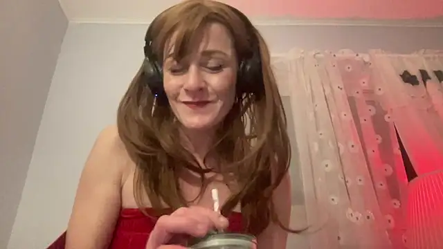 Snapshot of maythegr8ness chatting on February 4, 2025, 6:14 am maythegr8ness online show from February 4, 2025, 6:14 am