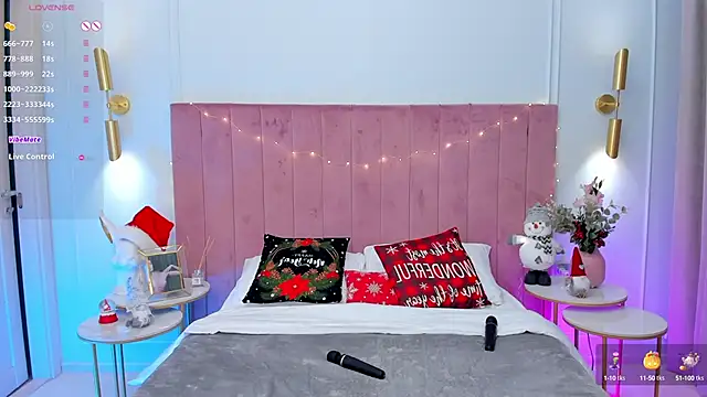 Snapshot of MilaVoxx chatting on December 13, 2024, 9:57 am MilaVoxx online show from December 13, 2024, 9:57 am