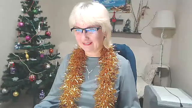 FleurMays online show from December 22, 2024, 1:33 pm