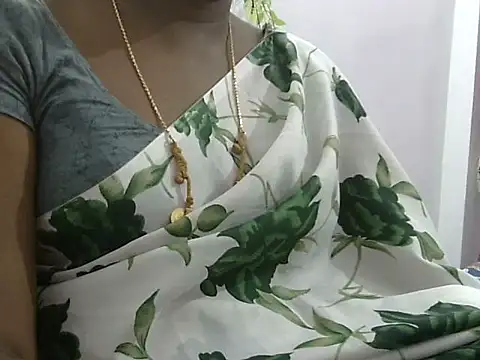 Snapshot of Hot_akshara chatting on October 8, 2025, 10:29 pm Hot akshara online show from October 8, 2025, 10:29 pm