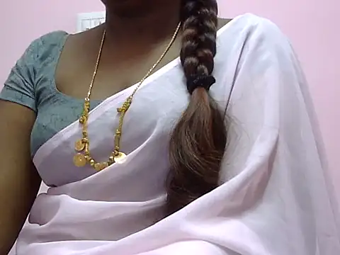 Snapshot of Hot_akshara chatting on November 7, 2025, 5:57 pm Hot akshara online show from November 7, 2025, 5:57 pm