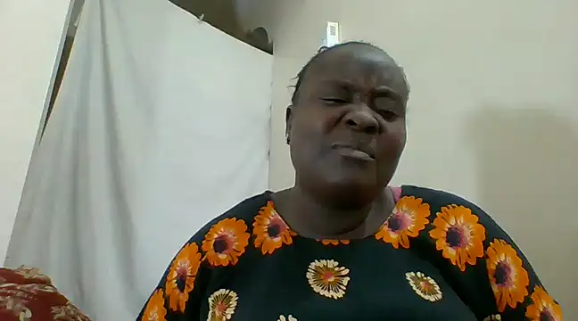 Snapshot of Hotwife8 chatting on January 7, 2025, 7:20 am Hotwife8 online show from January 7, 2025, 7:20 am