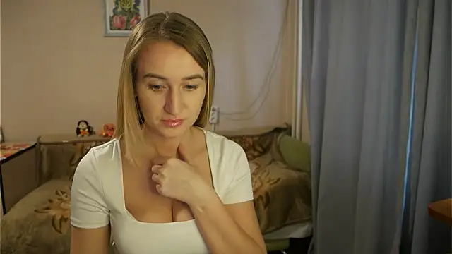 Sophiloren online show from March 22, 2025, 2:36 pm