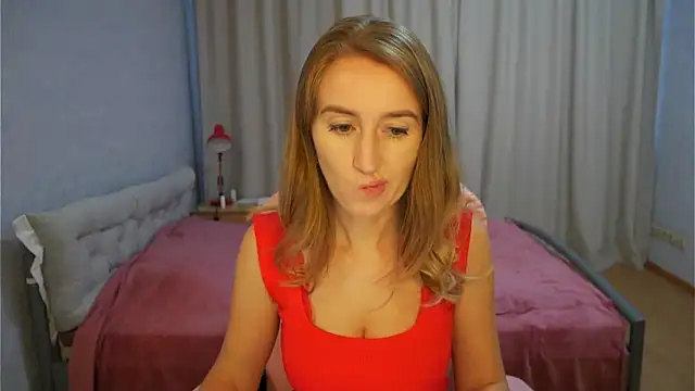 Snapshot of Sophiloren chatting on June 13, 2026, 3:54 pm Sophiloren online show from June 13, 2026, 3:54 pm