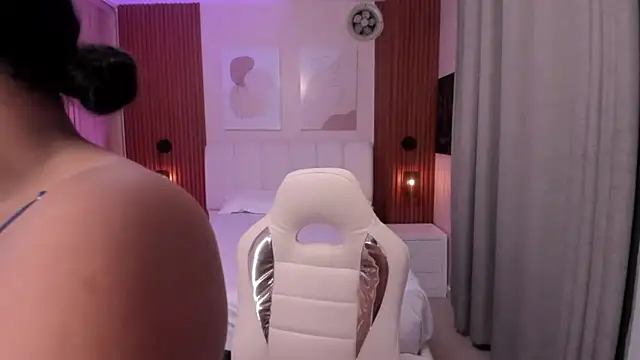 Leah Sweetie online show from October 4, 2025, 10:24 am