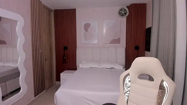 Leah Sweetie online show from October 8, 2025, 10:13 am