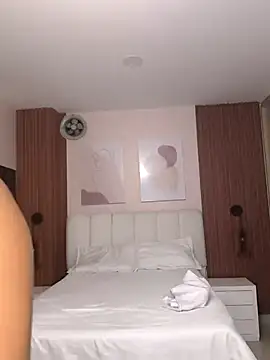 Leah Sweetie online show from November 19, 2025, 10:15 am