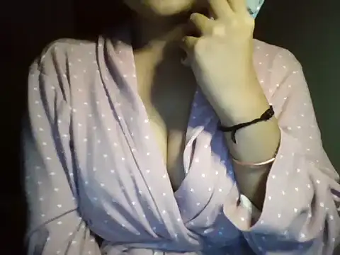 MakeMeCumAhh online show from April 13, 2026, 6:46 pm